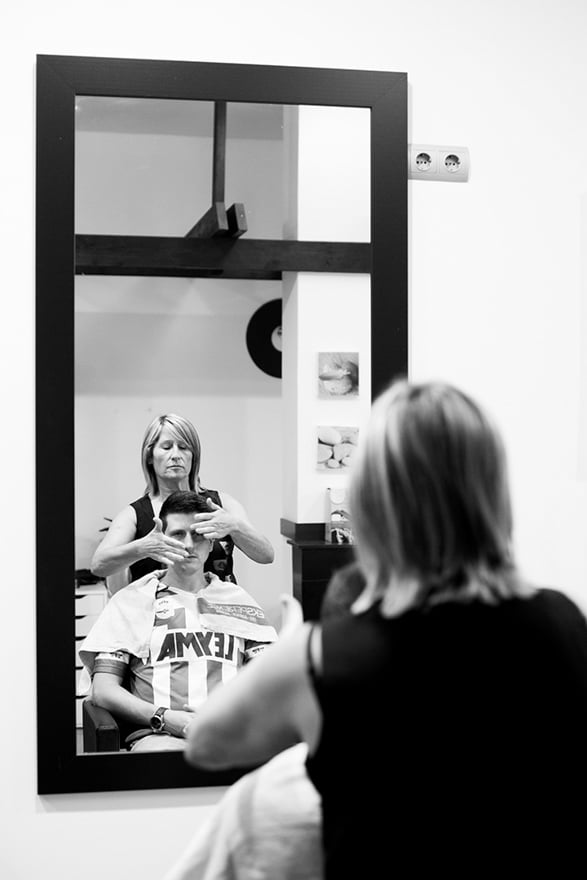 Novio en la peluquería Kobre´s de A Coruña en el día de su boda