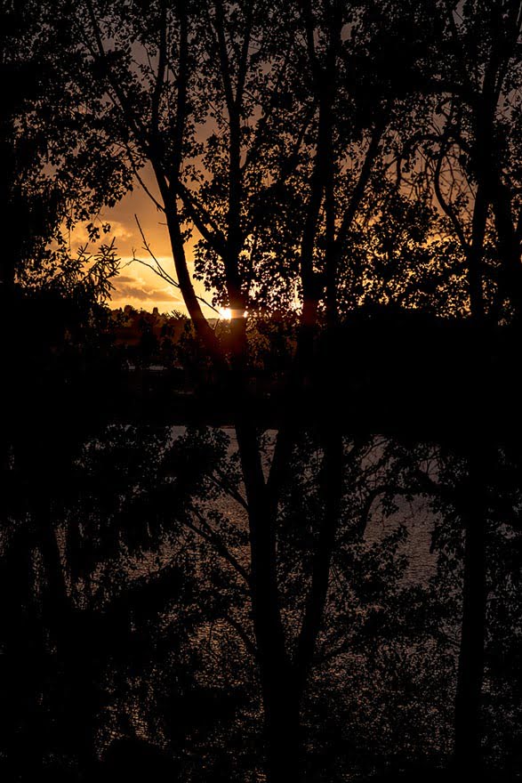 Puesta de sol en el embalse de Cecebre desde el Pazo de Orto durante una boda