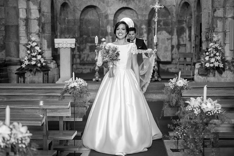 Novia durante una Boda en Colegiata Santa María a Real do Sar