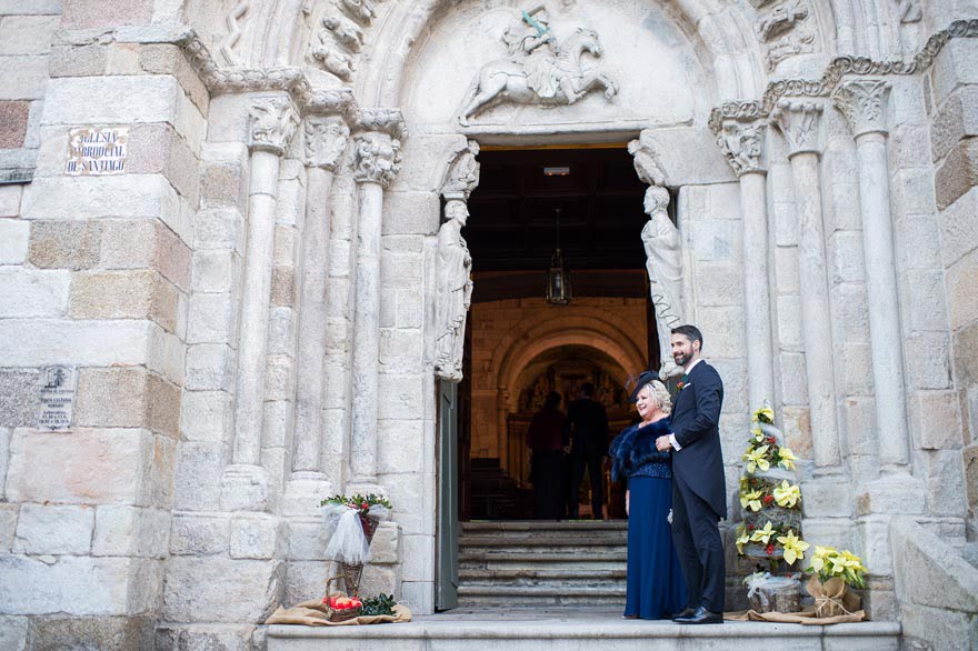 Novio con traje de la sastrería Juan Moreno
