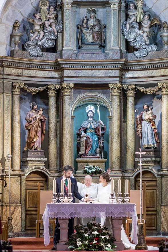 Ceremonia de boda en la Iglesia de Santiago en A Coruña