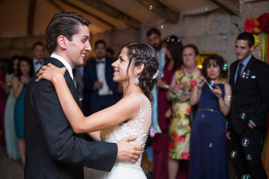 Baile de los novios durante la fiesta de la boda en la Rectoral de Cobres fue responsabilidad de Tocata DJ’s